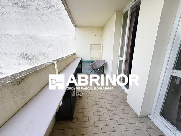 Appartement de Type 2 - balcon - cave - place de parking. WATTIGNIES