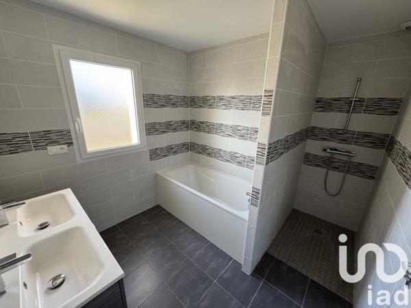 Maison 4 pièces de 104 m² à Dampierre-en-Burly (45570)