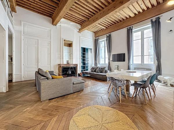 APPARTEMENT T3 A LOUER - LYON 2EME ARRONDISSEMENT - 145.48 m 2 - 2 100 € charges comprises par mois