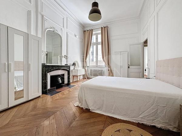 APPARTEMENT T3 A LOUER - LYON 2EME ARRONDISSEMENT - 145.48 m 2 - 2 100 € charges comprises par mois