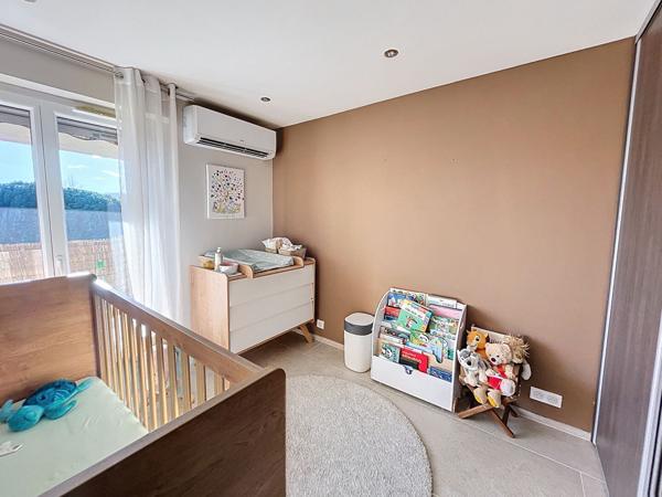 Rare à la vente, superbe duplex lumineux avec terrasse et vue dégagée