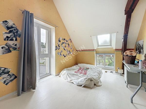 Maison de maître à vendre à CHATEAUBRIANT avec trois chambres, dépendances et grand jardin.