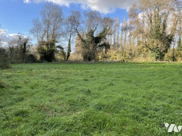MAISON TYPE 4 (3 CHAMBRES) AVEC TERRAIN DE LOISIRS EN BORD DE SEVRE A ENVIRON 3 KM DE VERTOU