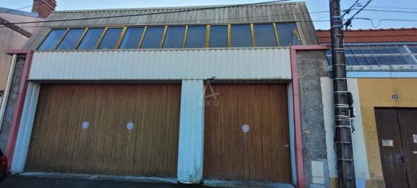 ENTREPOTS ET BUREAUX