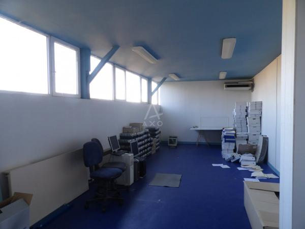 ENTREPOTS ET BUREAUX