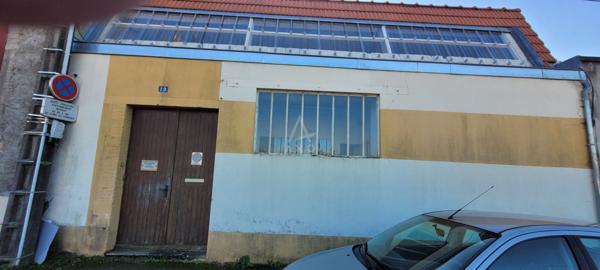 ENTREPOTS ET BUREAUX