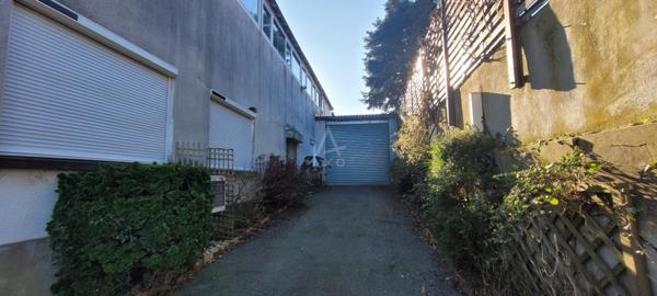 ENTREPOTS ET BUREAUX