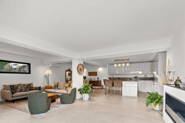 Vaste propriété avec piscine à vendre à proximité immédiate de Valbonne