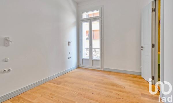 Appartement 5 pièces de 111 m² à Toulon (83000)
