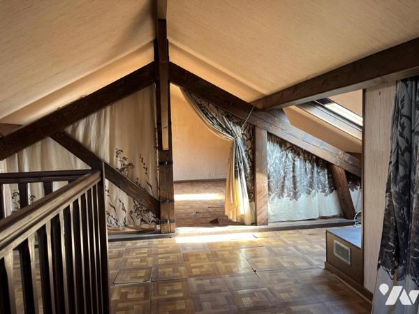 VENTE MAISON INDEPENDANTE DE TYPE 5/6 sur trois niveaux au calme à SENNECEY LES DIJON