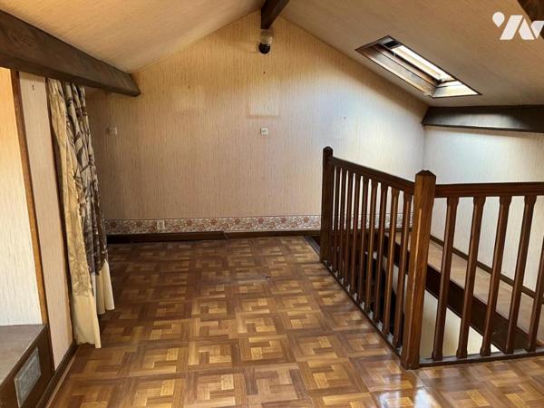 VENTE MAISON INDEPENDANTE DE TYPE 5/6 sur trois niveaux au calme à SENNECEY LES DIJON