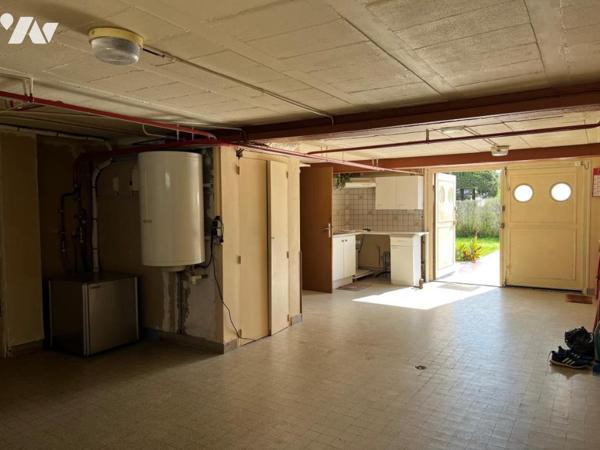 VENTE MAISON INDEPENDANTE DE TYPE 5/6 sur trois niveaux au calme à SENNECEY LES DIJON