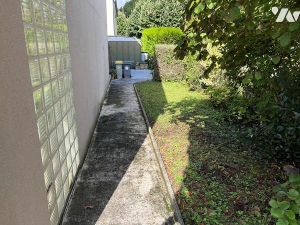 VENTE MAISON INDEPENDANTE DE TYPE 5/6 sur trois niveaux au calme à SENNECEY LES DIJON