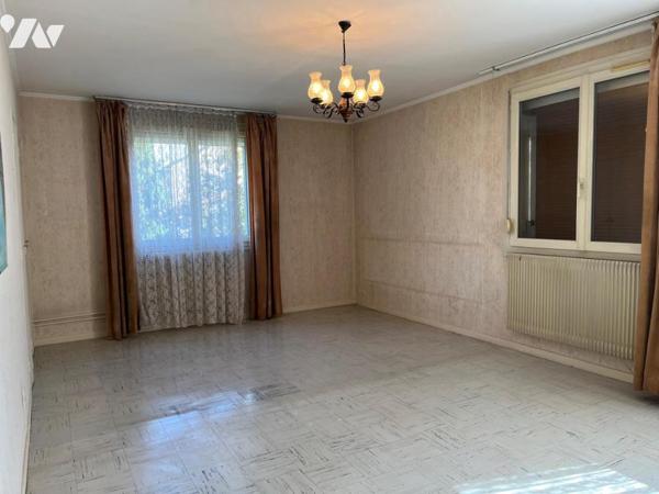 VENTE MAISON INDEPENDANTE DE TYPE 5/6 sur trois niveaux au calme à SENNECEY LES DIJON