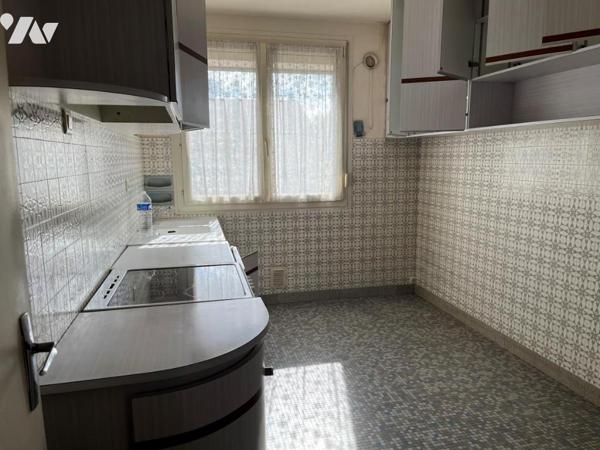 VENTE MAISON INDEPENDANTE DE TYPE 5/6 sur trois niveaux au calme à SENNECEY LES DIJON