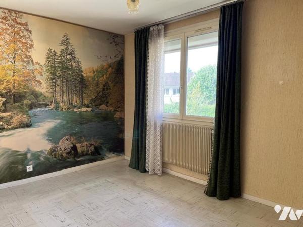 VENTE MAISON INDEPENDANTE DE TYPE 5/6 sur trois niveaux au calme à SENNECEY LES DIJON