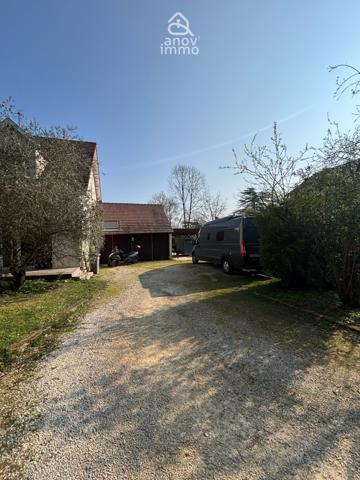 Maison
                                                                                                                                                                                                                                                                                                                        9 pièce(s)                                                                                                                                                                                                          6 chambre(s)                                                                                                                                                                                                          235  m²
