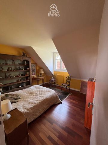Maison
                                                                                                                                                                                                                                                                                                                        9 pièce(s)                                                                                                                                                                                                          6 chambre(s)                                                                                                                                                                                                          235  m²