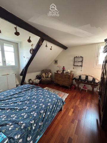Maison
                                                                                                                                                                                                                                                                                                                        9 pièce(s)                                                                                                                                                                                                          6 chambre(s)                                                                                                                                                                                                          235  m²