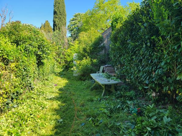 Maison rénovée T4 avec une cour et jardin