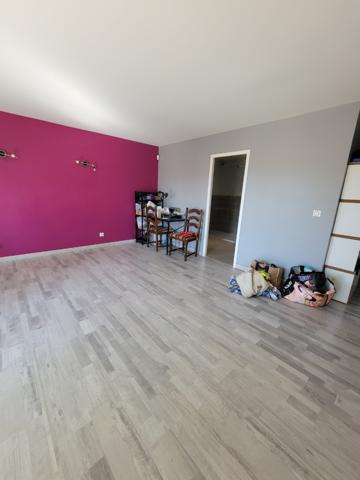 Maison rénovée T4 avec une cour et jardin