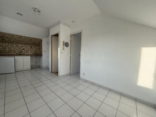 Secteur CLAIRMARAIS, Appartement de type 2 de 23.44 m2, disp
