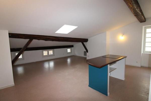 REF  11489- SECTEUR MARCHE COUVERT -  F2 au 4 EME ETAGE