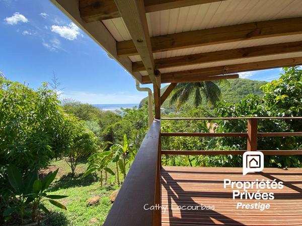 Rare ! Propriété à Deshaies avec grand jardin et vue mer