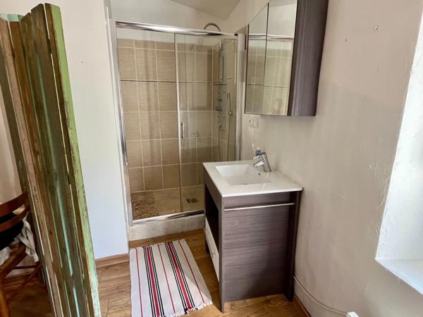 À louer – Duplex T3 meublé avec jardin et terrasse à Rochemaure