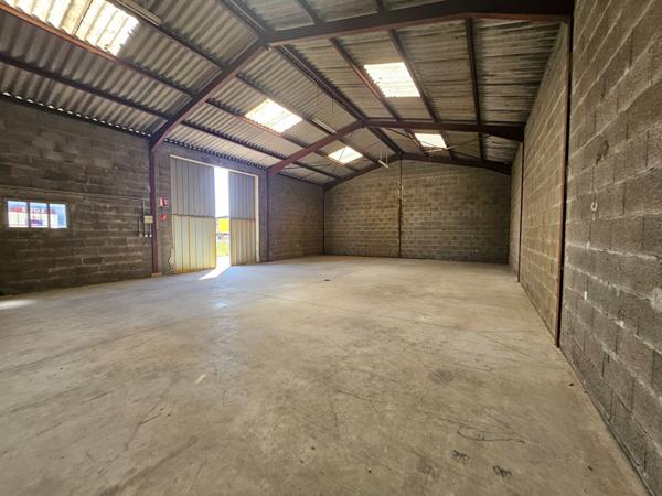 ENTREPOT BOURG EN BRESSE - 160 m2