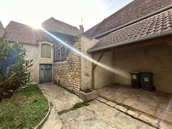 Vente Maison110 m² - 6 Pièces - ST AMAND MONTROND (18200)