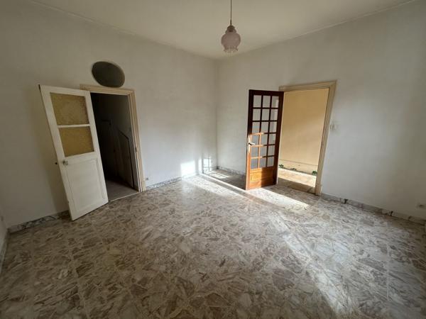 Vente Maison110 m² - 6 Pièces - ST AMAND MONTROND (18200)