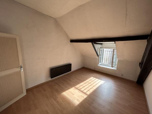 Vente Maison110 m² - 6 Pièces - ST AMAND MONTROND (18200)