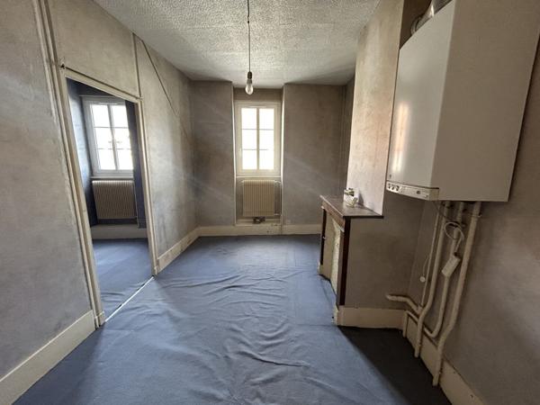 Vente Maison110 m² - 6 Pièces - ST AMAND MONTROND (18200)