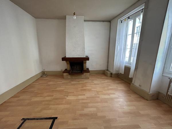 Vente Maison110 m² - 6 Pièces - ST AMAND MONTROND (18200)