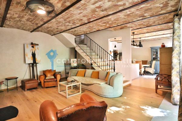 Maison
                                                                                                                                                                                                                                                                                                                        3 pièce(s)                                                                                                                                                                                                          2 chambre(s)                                                                                                                                                                                                          114  m²