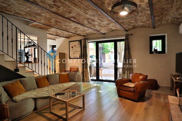 Maison
                                                                                                                                                                                                                                                                                                                        3 pièce(s)                                                                                                                                                                                                          2 chambre(s)                                                                                                                                                                                                          114  m²