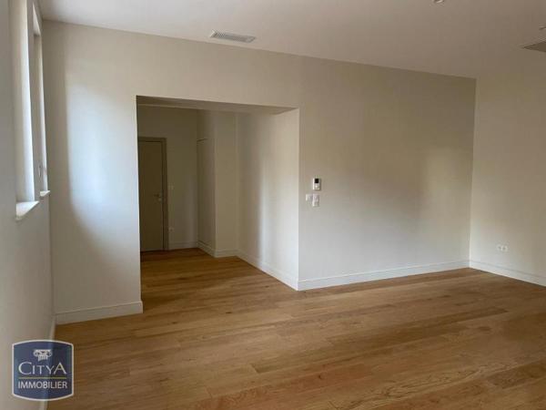 Appartement à louer 3 pièces 73m²