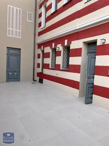 Appartement à louer 3 pièces 73m² Saint-Raphaël (83530)