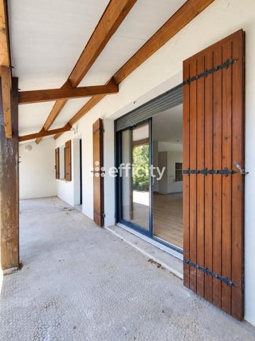 Maison
         5 pièces
        - 127 m² Exclusivité 325 000 € *