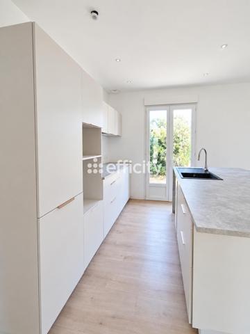 Maison
         5 pièces
        - 127 m² Exclusivité 325 000 € *