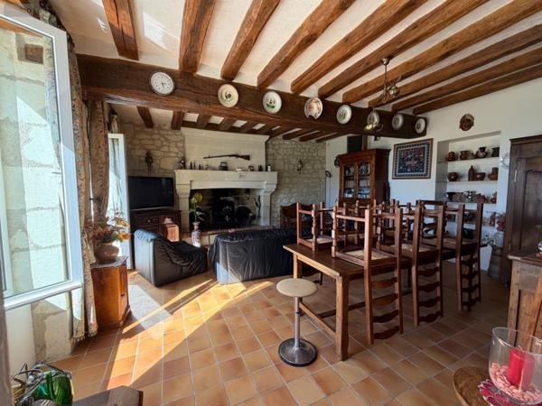 Maison à vendre à Bourgueil dans l'Indre-et-Loire (37140), ref : 37049-129