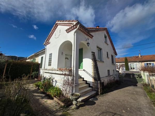 Dpt Gard (30), à vendre secteur tamaris belle maison mitoyenne sur une face d'environ 93m² habitable sur un terrain clos de 300m² environ.