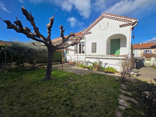 Dpt Gard (30), à vendre secteur tamaris belle maison mitoyenne sur une face d'environ 93m² habitable sur un terrain clos de 300m² environ.
