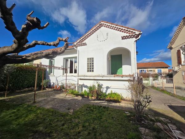 Dpt Gard (30), à vendre secteur tamaris belle maison mitoyenne sur une face d'environ 93m² habitable sur un terrain clos de 300m² environ.