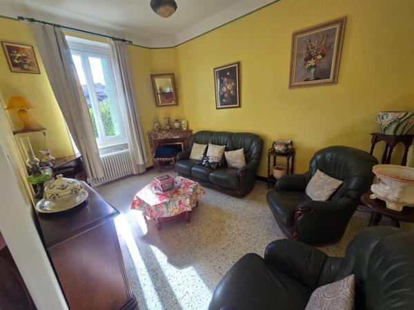 Dpt Gard (30), à vendre secteur tamaris belle maison mitoyenne sur une face d'environ 93m² habitable sur un terrain clos de 300m² environ.