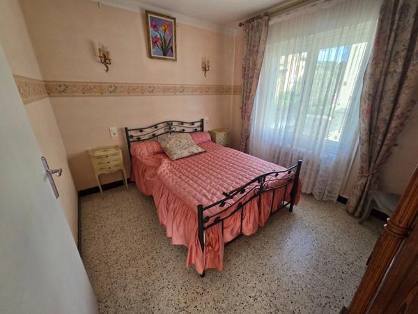 Dpt Gard (30), à vendre secteur tamaris belle maison mitoyenne sur une face d'environ 93m² habitable sur un terrain clos de 300m² environ.