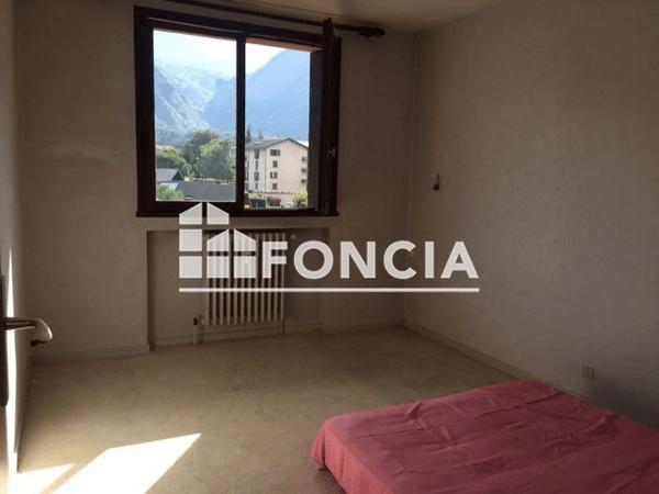 Location Appartement 4 pièces 95.3 m² - PLACE DU MARCHE La Chambre 73130