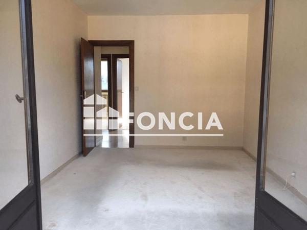 Location Appartement 4 pièces 95.3 m² - PLACE DU MARCHE La Chambre 73130