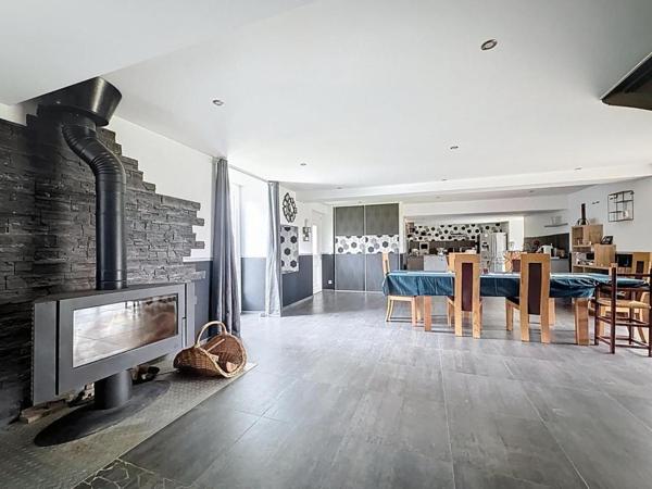 A vendre, propriété de caractère à l'OUEST de Périgueux (24000) à proximité de Neuvic (24190)